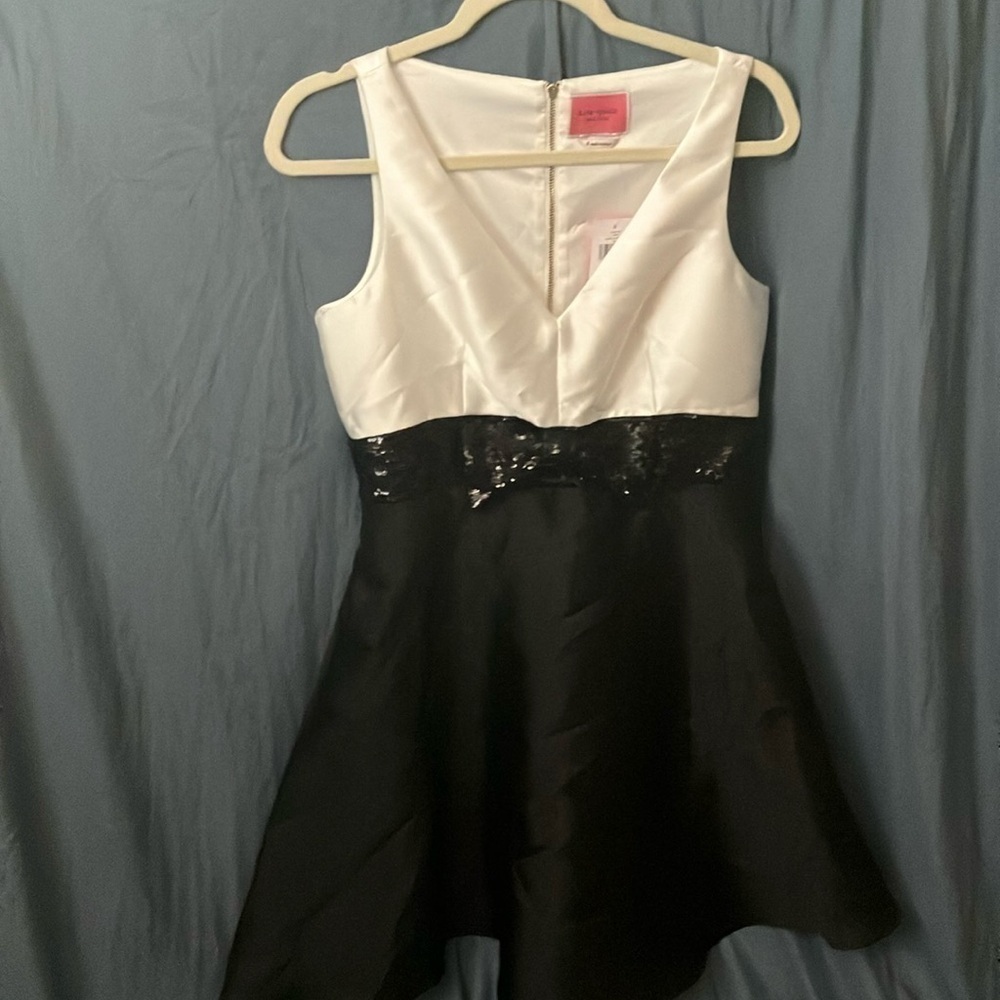 Kate Spade: Black/Cream Square Sequin Bow fit & flare dress~ v-neck- zip back- 6